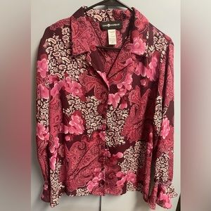 Burgundy/pink floral top